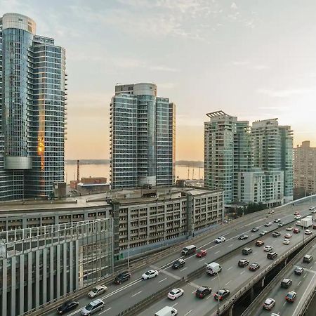Luxury 2-Bedroom Condo Parking, View Of Cn Tower Toronto Eksteriør bilde