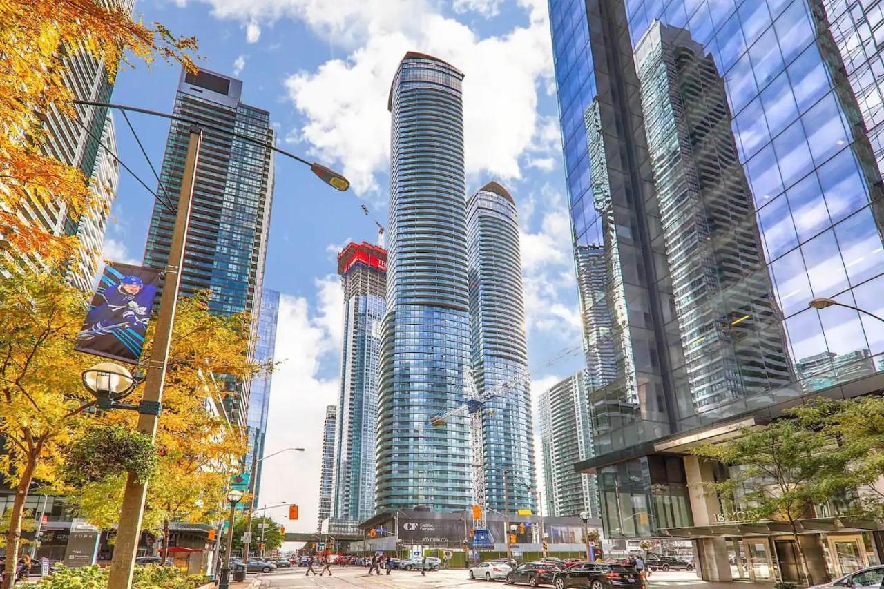 Luxury 2-Bedroom Condo Parking, View Of Cn Tower Toronto Eksteriør bilde