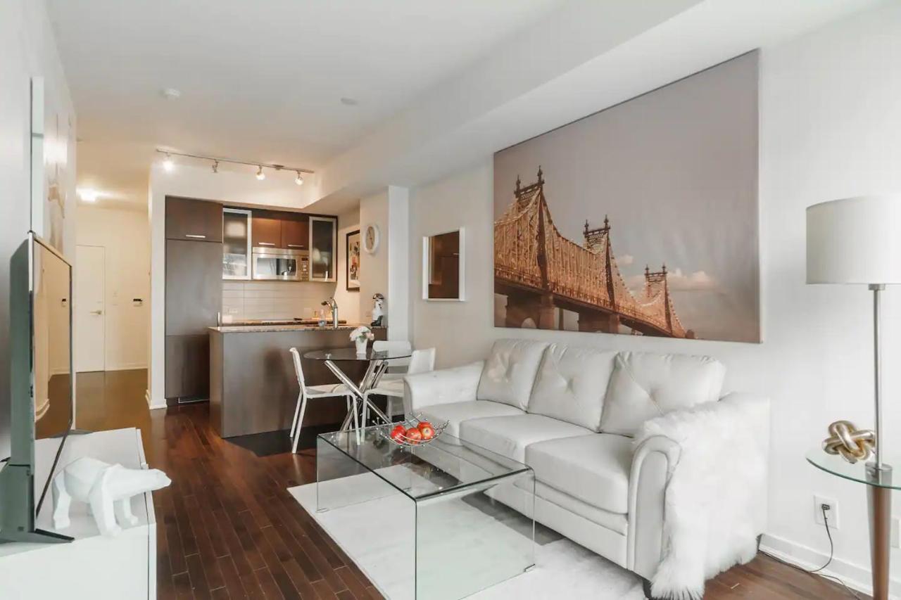 Luxury 2-Bedroom Condo Parking, View Of Cn Tower Toronto Eksteriør bilde